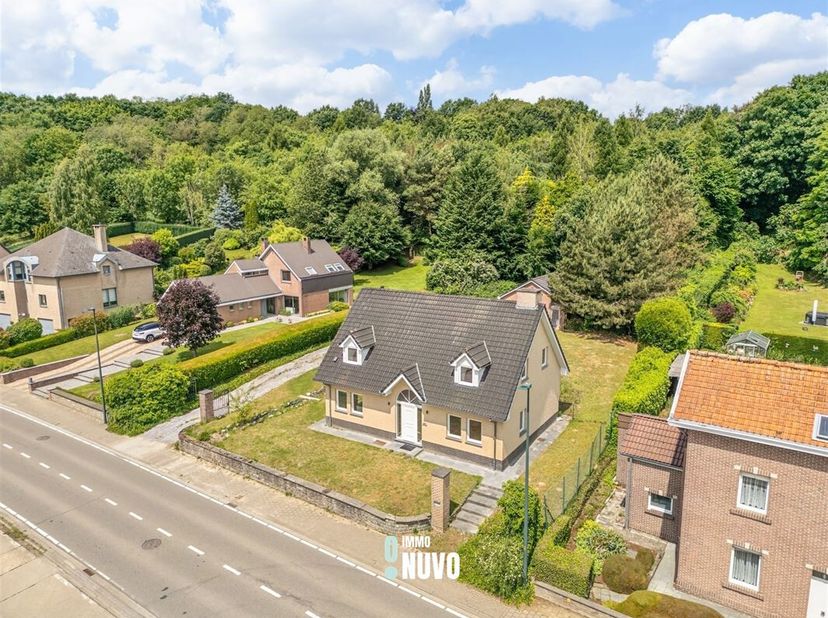 Instapklare gezinswoning op ruim perceel van 1,5 ha in het groene Overijse&lt;br /&gt;
Bent u op zoek naar rust, ruimte en comfort in het hart van de Druive