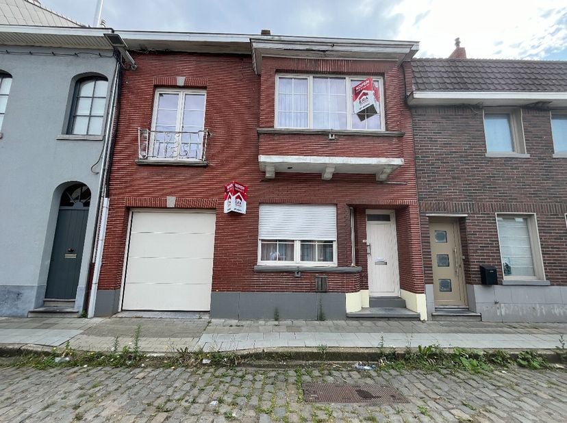 Cette maison exceptionnelle allie espace, confort et emplacement de choix ! Avec pas moins de sept chambres, c&#039;est le choix idéal pour les grandes fam