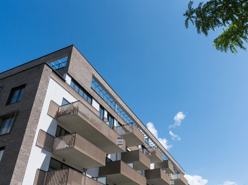 WOLUWE-SAINT-LAMBERT, à proximité immédiate d&#039;une zone verte et de toutes les facilités (commerces, parcs, transports en commun, ...), magnifique PENT