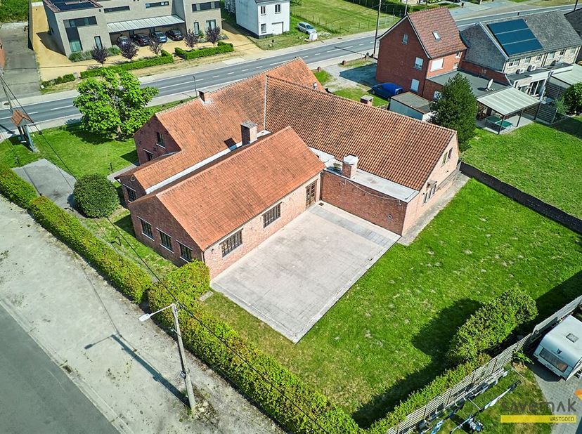 Deze oude hoeve heeft jarenlang dienst gedaan als brasserie en stond lokaal bekend voor haar legendarische pannekoeken en ijscoupes.&lt;br /&gt;
De horecape