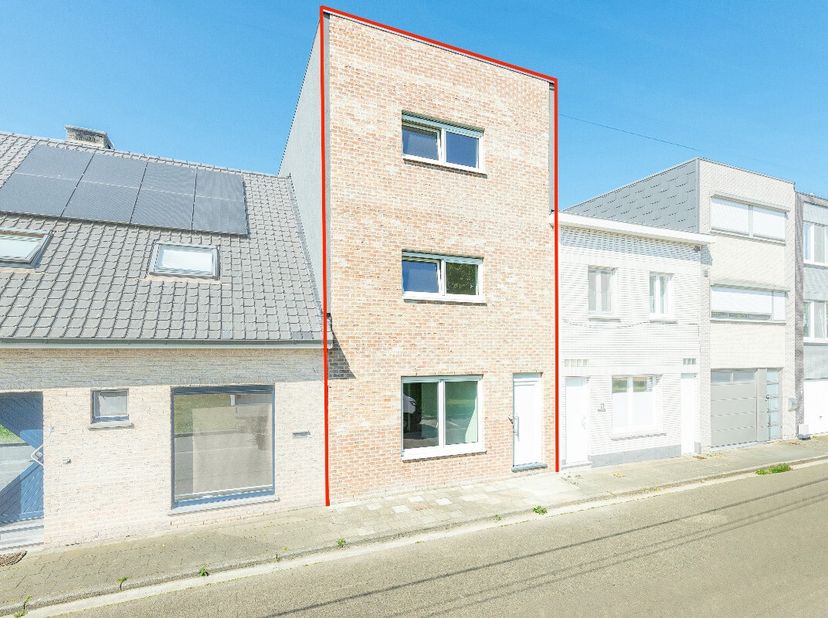 [[ CE BIEN PARTICIPE À LA JOURNÉE MAISONS OUVERTES ERA LE 14/6 DE 9:30 À 10:30 ]]&lt;br /&gt;
Ce bien participe à la Journée Maisons Ouvertes ERA. Visitable