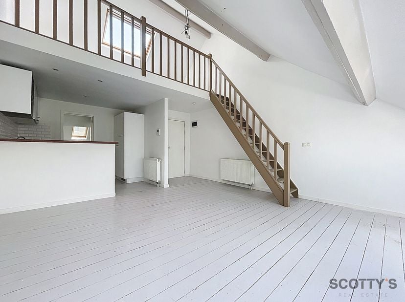 Uccle  Quartier Brugmann&lt;br /&gt;
Charmant appartement 1 chambre au 4 étage (sans ascenseur) dun petit immeuble aux faibles charges.&lt;br /&gt;
Il se compose