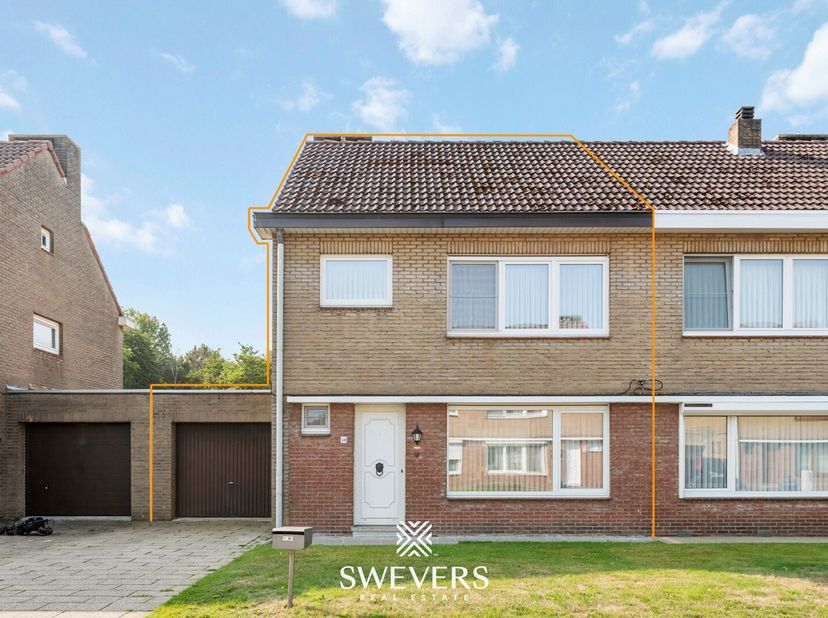 Voor meer info en fotos, surf naar www.swevers.be  In een rustige straat in het hart van Beringen wacht deze instapklare rijwoning op haar nieuwe eige