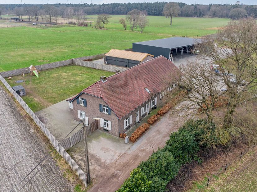 ZANDSTRAAT 22 – 3920 LOMMEL&lt;br /&gt;
&lt;br /&gt;
EXCLUSIEVE WOONBOERDERIJ OP PRACHTIG PERCEEL VAN 8.287M²&lt;br /&gt;
Ontdek deze unieke woonboerderij, idyllisch ge
