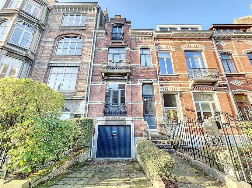 SOUS OPTION - Quartier de la rue des Tongres  A deux pas de lavenue de Tervueren, le long d&#039;une rue calme et agréable à vivre, Contigo vous propose un