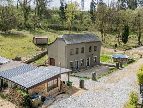                                         Hoeve te koop in Thy-le-Château, € 349.000
