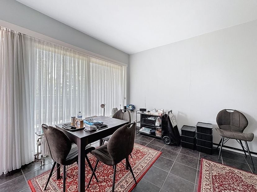 A louer à Merksem - Leiebos 31 - studio au premier étage&lt;br /&gt;
Premier étage:&lt;br /&gt;
-hall d&#039;entrée avec placards intégrés (rangement/vestiaire)&lt;br /&gt;