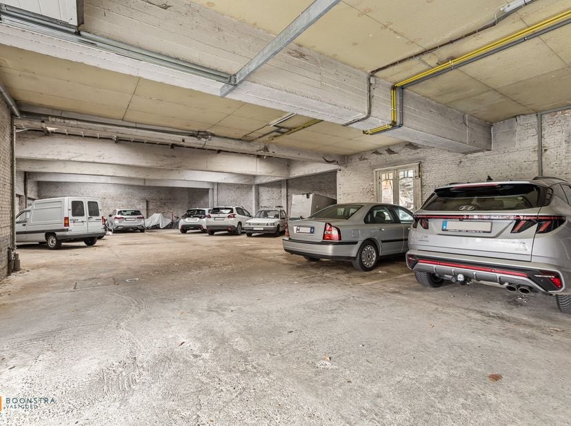 Garage à vendre
                    à 2500 Lier
