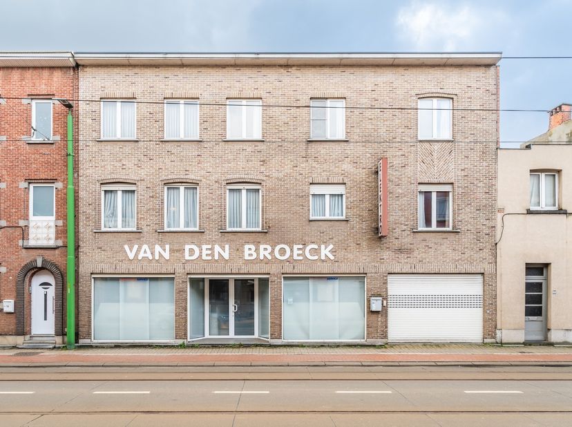 Bien professionnel à vendre
                    à 2070 Zwijndrecht