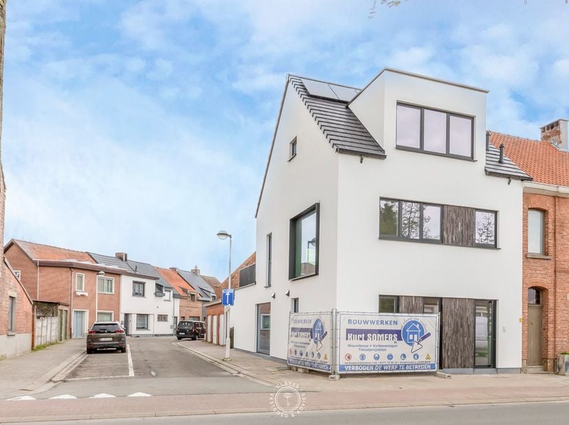 Appartement à vendre
                    à 9150 Bazel