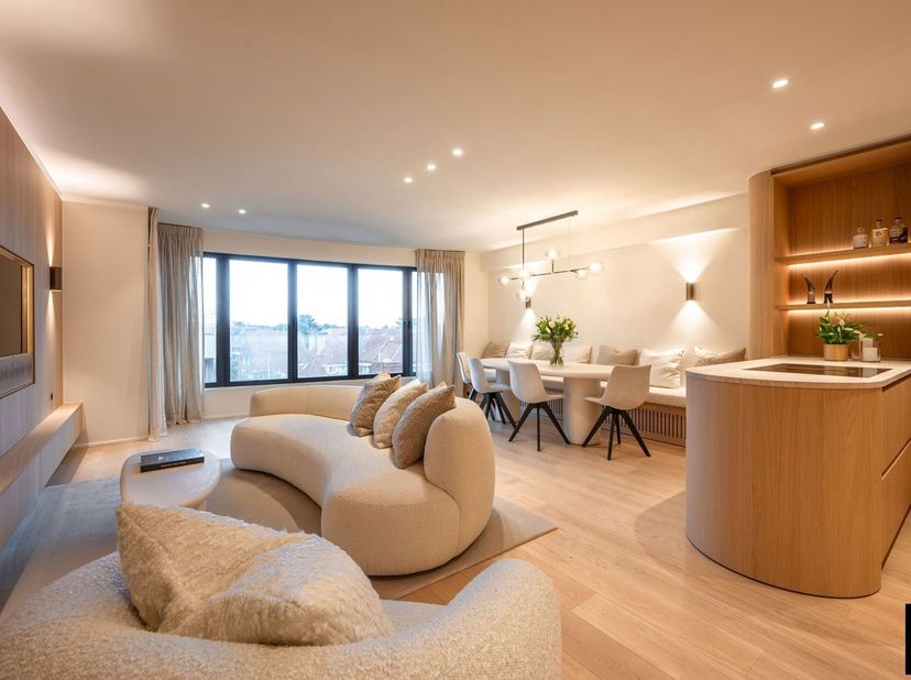 A un emplacement superbe, au calme et pourtant proche de la mer et du centre commercial, vous trouverez cet appartement magnifiquement rénové avec une