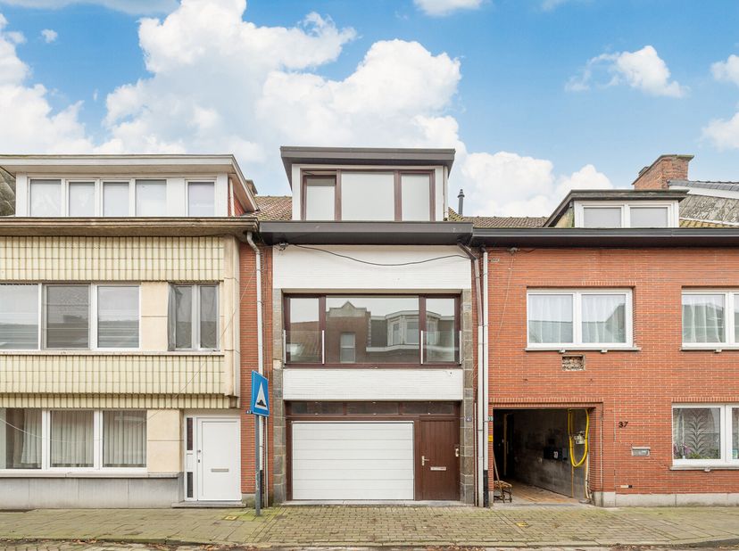 Maison à louer
                    à 2070 Burcht