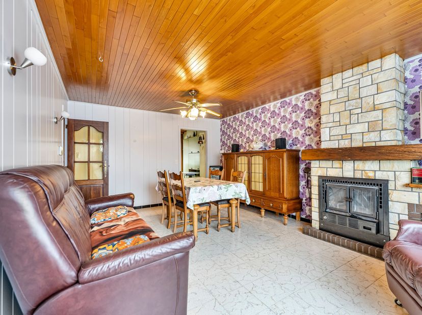Bel-étage met 2 terrassen en diepe tuin te koop in Lauwe!&lt;br /&gt;
Op zoek naar een woning met veel potentieel en geen renovatieplicht? Deze bel-étage in