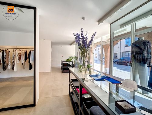                                         Boetiek te huur in Sleidinge, € 2.500
