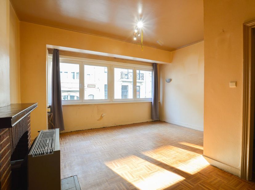 Dit 1-slaapkamer appartement biedt u de perfecte uitvalsbasis in de bruisende stad Oostende, gelegen op slechts een steenworp afstand van het centrum.