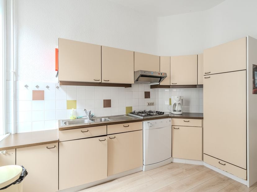 Cet appartement triplex à vendre est situé au deuxième étage de la petite résidence archiduchesse d&#039;Ostende. Emplacement très central mais calme au cu