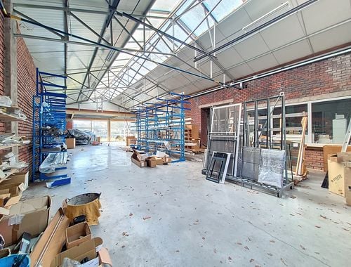                                         Entrepôt sans bureau à louer à Merelbeke, € 1.500
