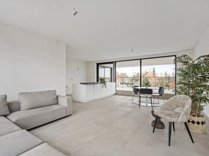Dit appartement is gelegen vlakbij het centrum van Houthulst en biedt je een uitzicht op de velden van Houthulst.&lt;br /&gt;
Indeling van dit appartement i