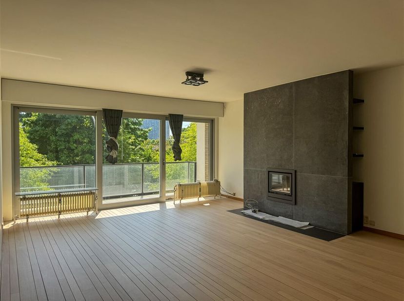 Appartement de trois chambres à coucher avec terrasse orientée au sud et parking&lt;br /&gt;
En passant par le hall d&#039;entrée commun, nous prenons l&#039;ascenseu