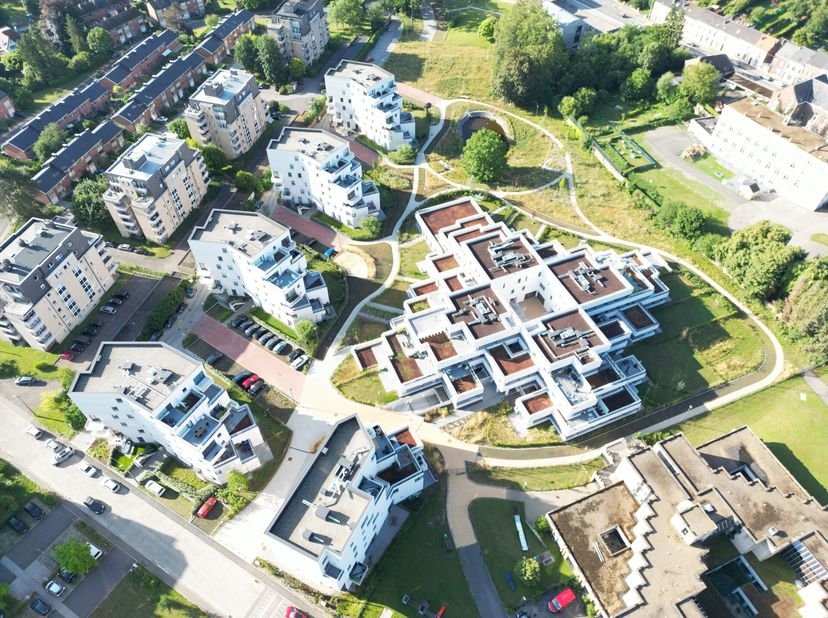 A proximité du centre de Wavre, au sein du projet résidentiel neuf &quot;Val Vena&quot; | Espace de bureaux de 197 m² + 39 m² de terrasse + 232 m² de jardin | E