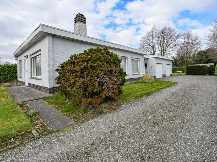 VRIJSTAANDE WONING &lt;br /&gt;
 &lt;br /&gt;
Rustig gelegen (open bebouwing).  &lt;br /&gt;
Vrij na betaling koopsom en kosten.  &lt;br /&gt;
Wglk, Vg, Gmo, Gvkr, Vv. Renova