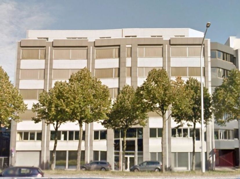 Garage à louer
                    à 2600 Berchem