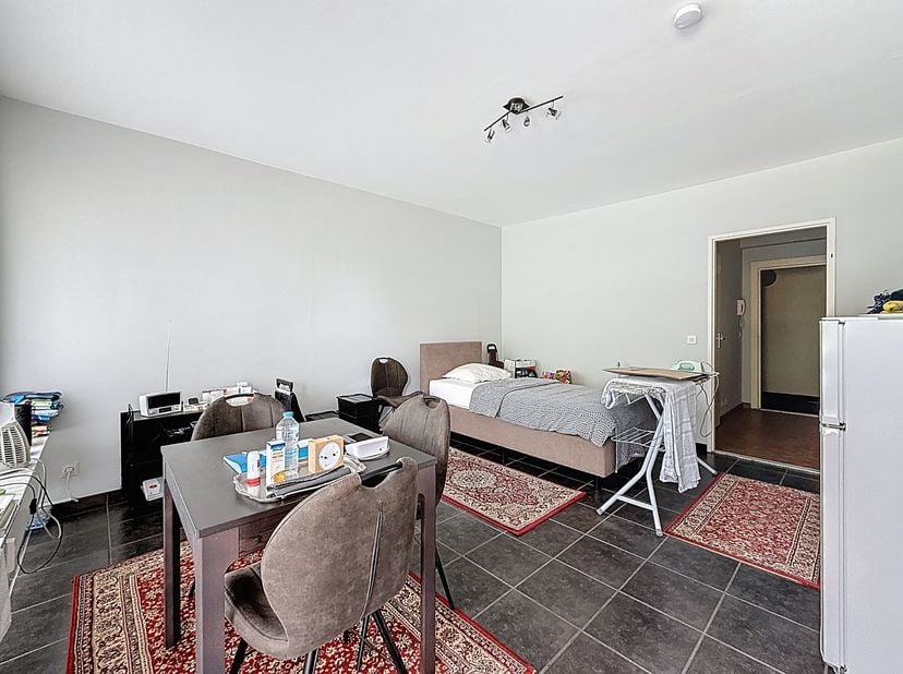 A louer à Merksem - Leiebos 31 - studio au premier étage&lt;br /&gt;
Premier étage:&lt;br /&gt;
-hall d&#039;entrée avec placards intégrés (rangement/vestiaire)&lt;br /&gt;
