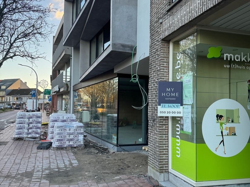 Bien professionnel à louer
                    à 8310 Sint-Kruis