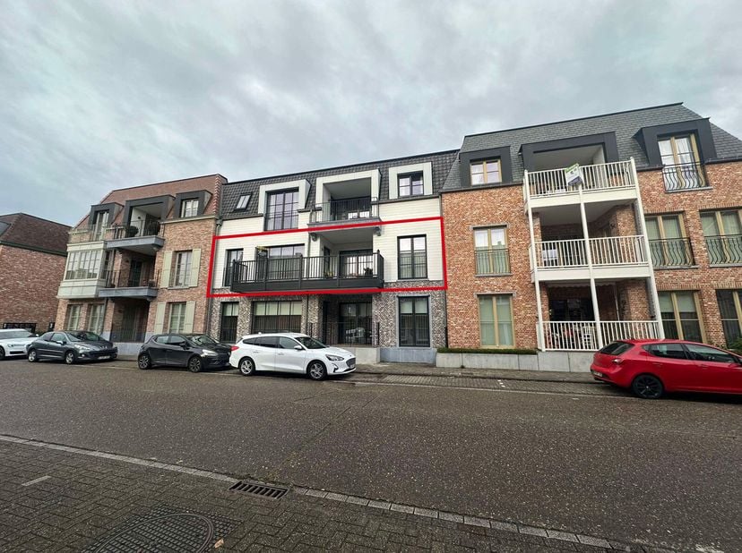 Dit ruim en lichtrijk 2 slaapkamer appartement is te huur in het centrum van Bocholt.&lt;br /&gt;
Het appartement is gelegen in woonproject De Heerlyckheid