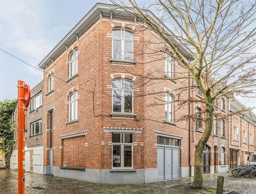                                         Maison à louer à Gent, € 1.275
