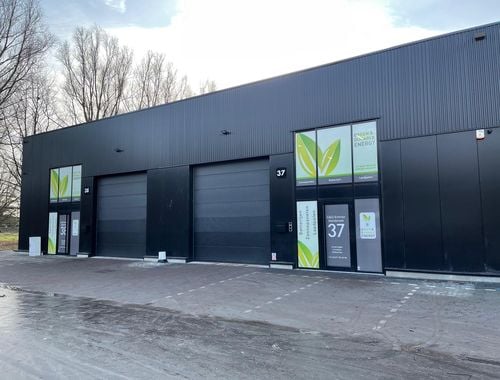                                         Entrepôt avec bureau à louer à Melsbroek, € 3.900
