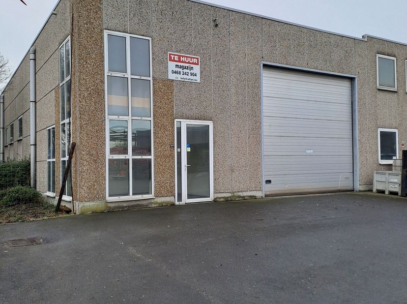 Bien professionnel à louer
                    à 9060 Zelzate