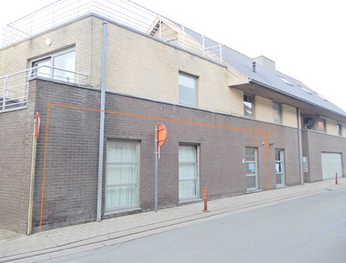                                         Espace de bureaux à louer à Meulebeke, € 450
