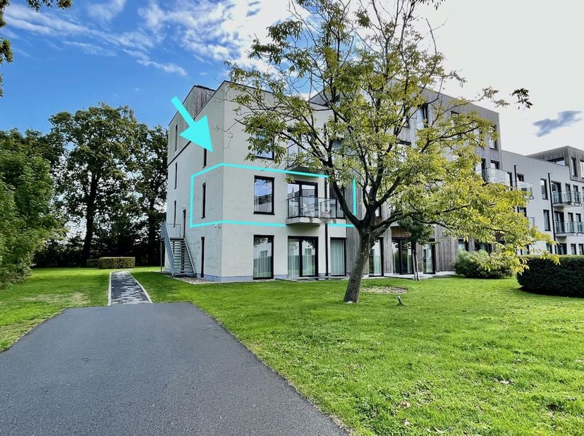Appartement à vendre
                    à 8000 Sint-Pieters