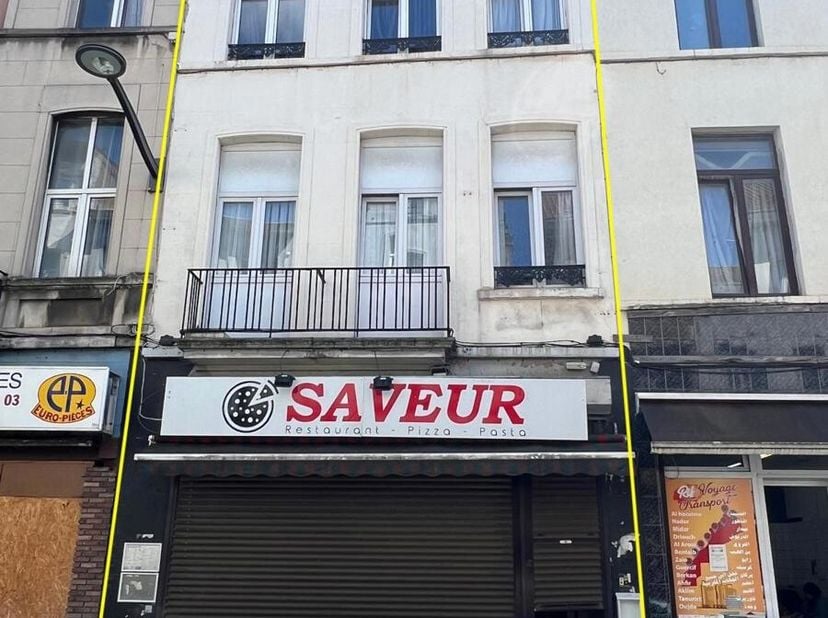 Située dans lun des quartiers les plus prisés et connus pour son dynamisme commercial. Proche de toute commodité, Métro, Tram, Bus, des magasins de pr