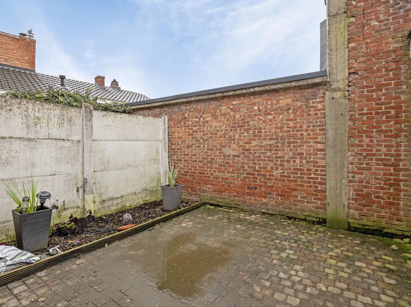 GEZELLIGE STADSWONING MET VEEL POTENTIEEL OP GOEDE LOCATIE IN RUNKST&lt;br /&gt;
Ontdek deze interessante rijwoning op een zeer centrale en interessante loc