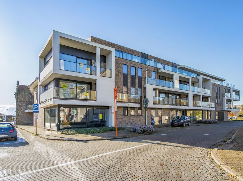 Zoek je een nieuwe thuis in Diksmuide? Ontdek dan deze penthouse in een recente residentie: een architecturaal pareltje op een uitstekende locatie in