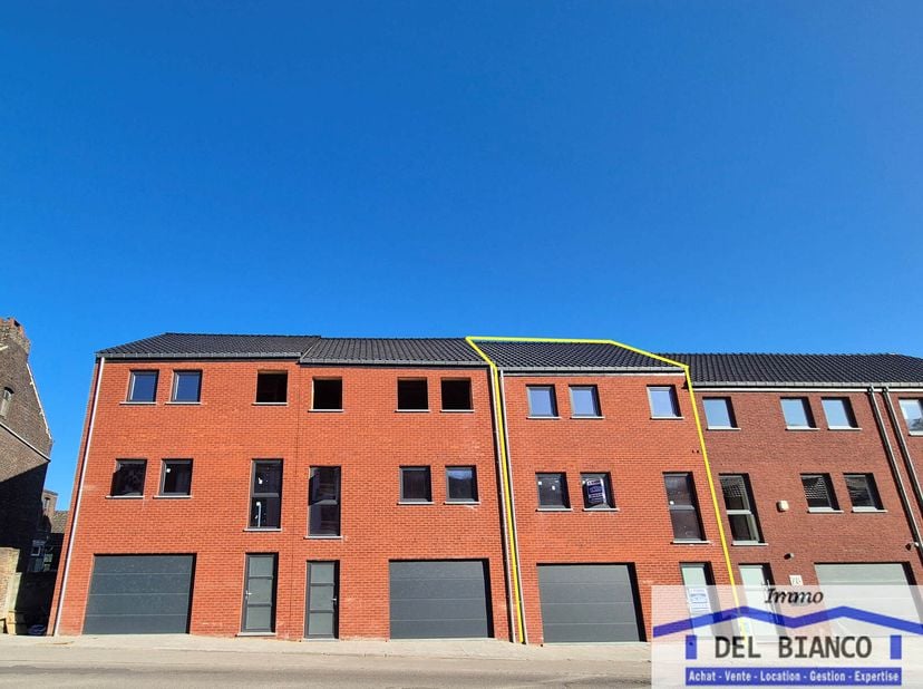 À vendre : Gros uvre fermé avec fort potentiel à Couillet !&lt;br /&gt;
Adresse :  Rue de Gilly n°80, 6010 Couillet&lt;br /&gt;
Vous rêvez de créer votre maison i
