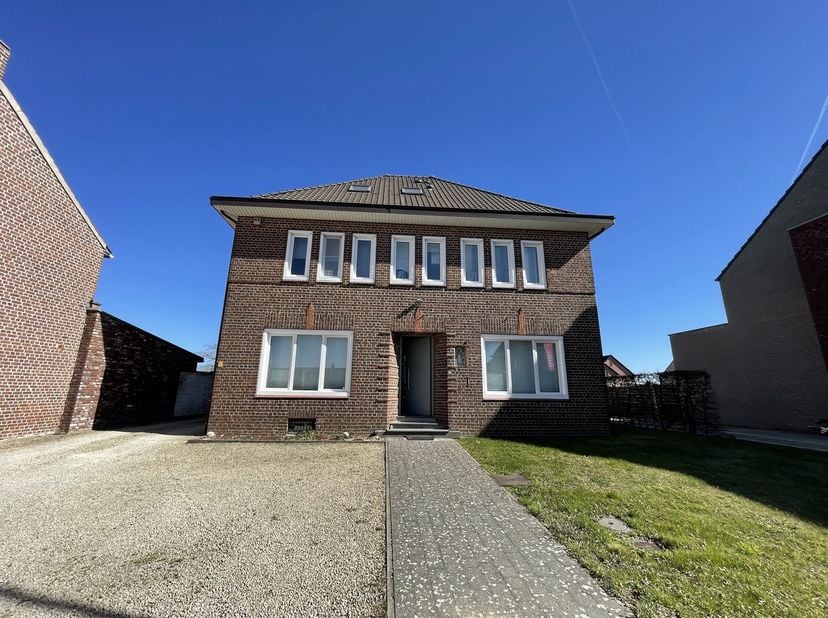 Appartement à vendre
                    à 3730 Hoeselt
