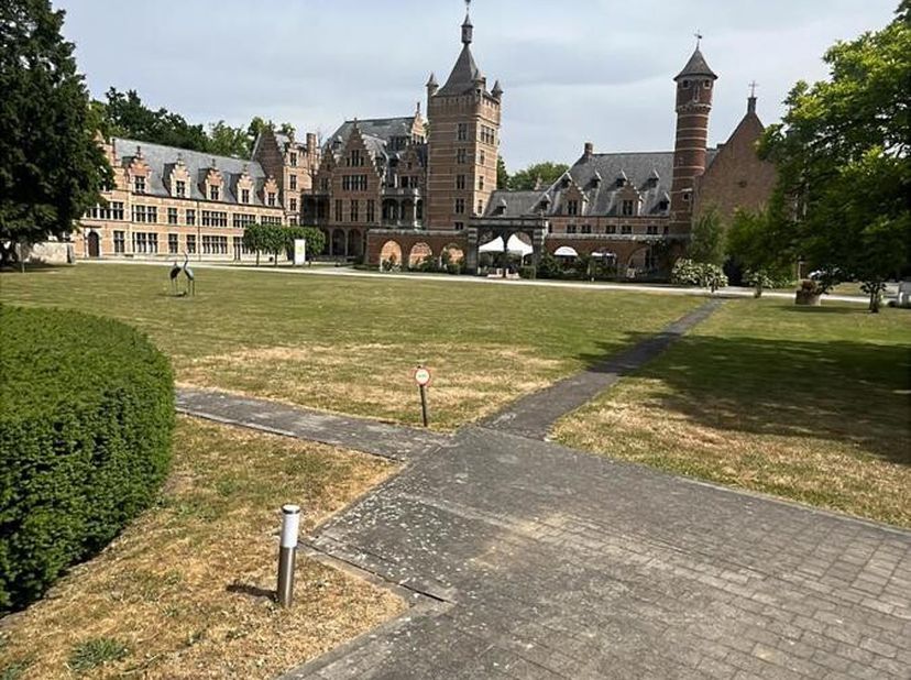 Appartement à louer
                    à 2640 Mortsel