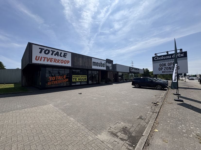 Bien professionnel à louer
                    à 2630 Aartselaar
