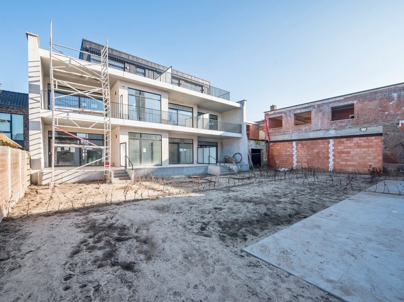 Vous cherchez un appartement situé au centre de Sinaai? Lisez vite la suite! Profitez maintenant du taux de TVA de 6%. La livraison est prévue pour le