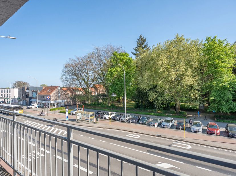 Lichtrijk appartement met 3 slpk&#039;s te centrum Vosselaar&lt;br /&gt;
EPC: B-label | 3 slaapkamers | Carport euro15.000 | Elektriciteit conform!&lt;br /&gt;
Omschri