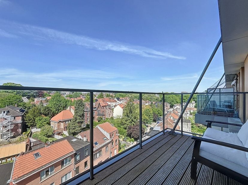 Parc de la Woluwe  Superbe studio dans immeuble récent de basse énergie. Situation idéale à 2 pas des magasins (Rob Délicatesses, Place des Maïeurs, C