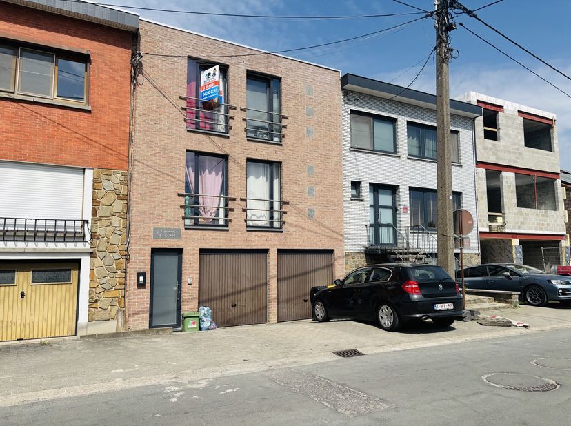 L&#039;agence SKYIMMO vous propose ce magnifique Duplex situé dans une rue calme et bien entretenue, offrant une vue imprenable sur les bois. Ce bien est c