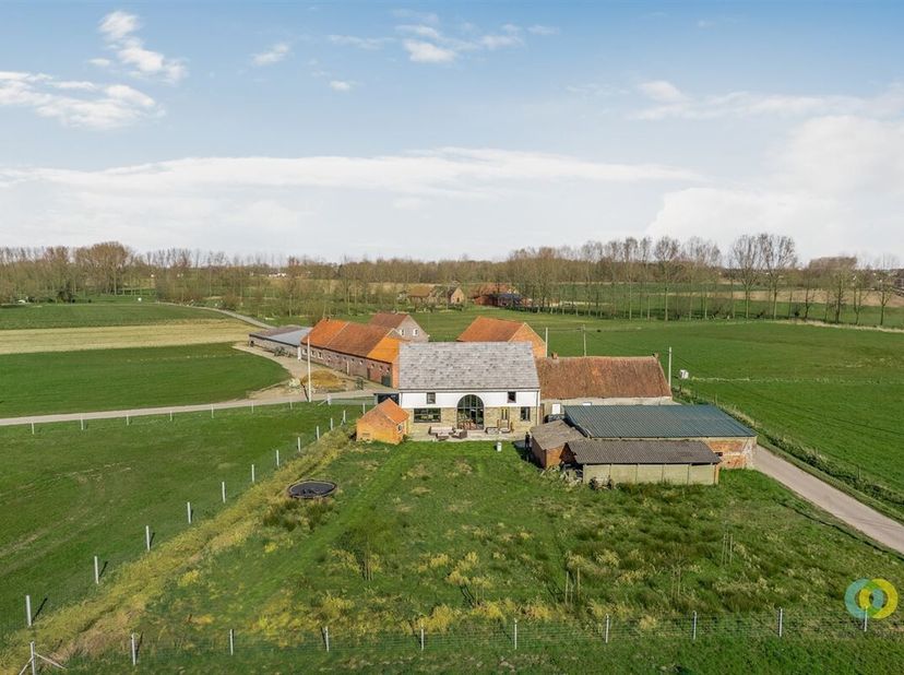 Un rêve qui devient réalité ? Cette maison est un magnifique exemple de la façon dont une ferme avec grange peut être transformée en une maison modern