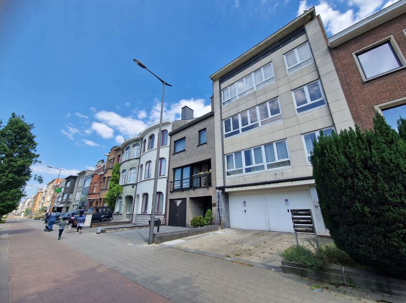 Appartement lumineux et idéalement situé à Vilvorde  110 m² habitables&lt;br /&gt;
Découvrez ce spacieux appartement baigné de lumière naturelle, offrant un