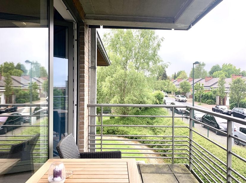 WOLUWE-SAINT-LAMBERT, proche de l&#039;OTAN et de St-Luc : APPARTEMENT d&#039;exception MEUBLE ou NON MEUBLE(1ch/1sdb) de 70m2 avec terrasse et parking. Situé a