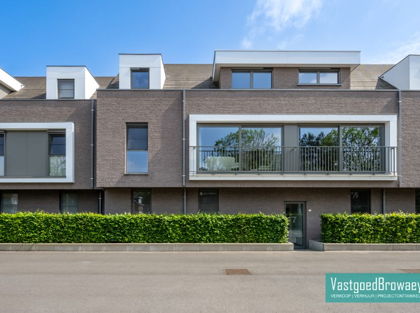 Appartement à louer
                    à 9700 Ename