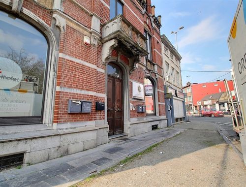                                         Kantoor te huur in Montignies-sur-Sambre, € 875
